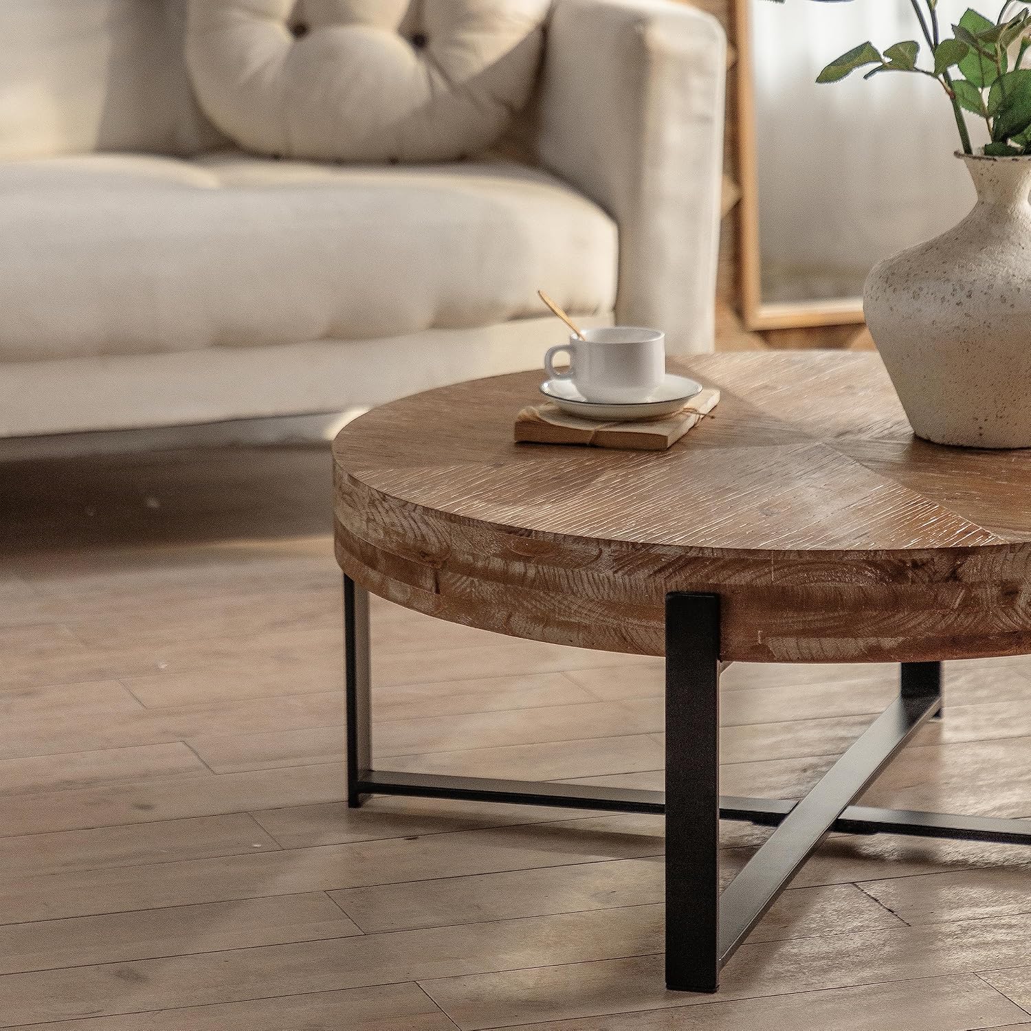 Splicing Round Coffee Table, Retro Style with Fir Wood Top